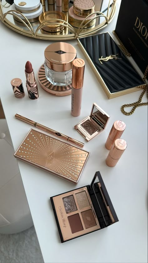 #makeup #charlottetilbury #skincare #vogue #voguebeautysecrets #makeuptutorial #makeupoftheday #makeuplover Dream Makeup Collection, Fall Makeup Aesthetic, Charlotte Tilbury Aesthetic, Charlotte Tilbury Products, Makeup Charlotte Tilbury, Charlotte Tilbury Makeup, Makeup Bag Essentials, Eye Makeup Designs, Fancy Makeup