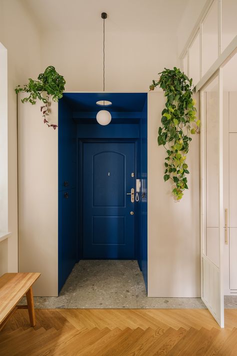 Home Entrance Decor, Entrance Decor, Blue Door, Entrance Hall, House Entrance, Krakow, Dream House Decor, Home Fashion, House Inspo