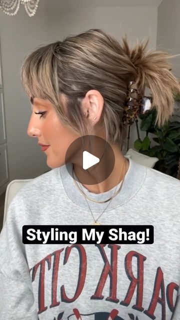 Hiara Extensions on Instagram: "Take a look at @ezmiabascom showcasing how to style a medium-length shag haircut! #haircut #hairstyle #shaghaircut" Shag Haircut Not Styled, Shag Inspired Haircut, Shag To Bob, How To Style Lots Of Layers, How To Style Long Shag Haircut Tutorial, Professional Shag Haircut, How To Style A Curly Shag Haircut, Shag Hair Ponytail, How To Style Your Shag Haircut