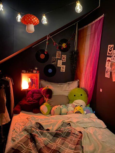 Pride Flag In Bedroom, Pride Flag Bedroom Aesthetic, Pride Flag In Room Aesthetic, Lesbian Bedroom Ideas Aesthetic, Pride Flag Room Decor, Queer Bedrooms, Pride Flag In Room, Lesbian Room Ideas, Lesbian Bedroom Ideas