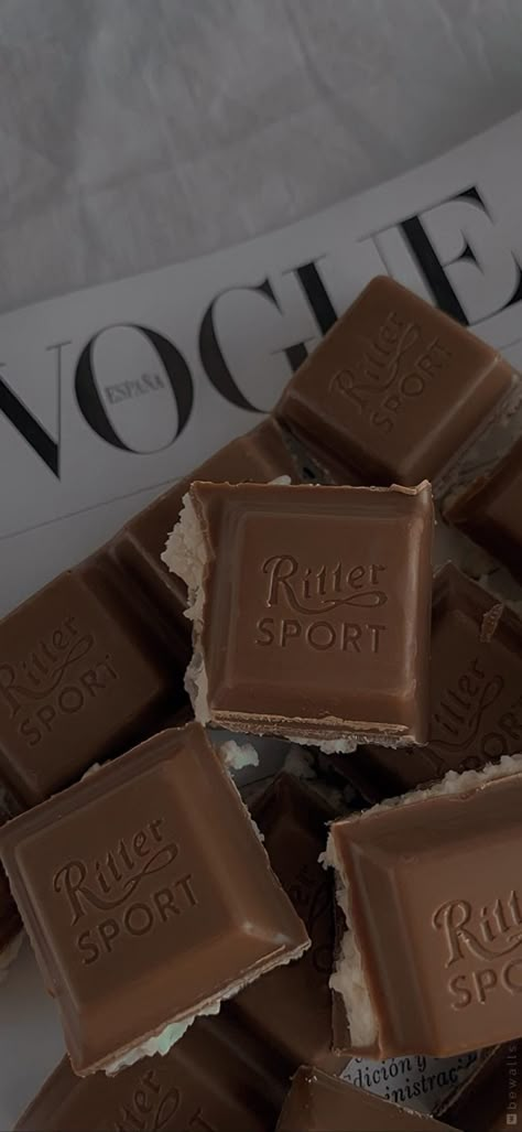 Ritter Sport, Cream Aesthetic, Dark Theme, Classy Aesthetic, Foto Ideas Instagram, Beige Aesthetic, Brown Aesthetic, Aesthetic Images, الرسومات اللطيفة