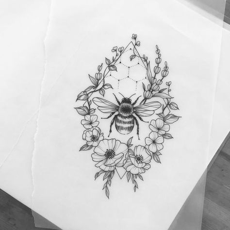 150+ Beautiful Bee Tattoos Designs With Meanings (2023) - TattoosBoyGirl Henne Tattoo, Bee Tattoos, Kunst Tattoos, Tattoo Zeichnungen, Tatuaje A Color, Cat Tattoos, Bee Tattoo, Tattoo Me, Music Tattoos