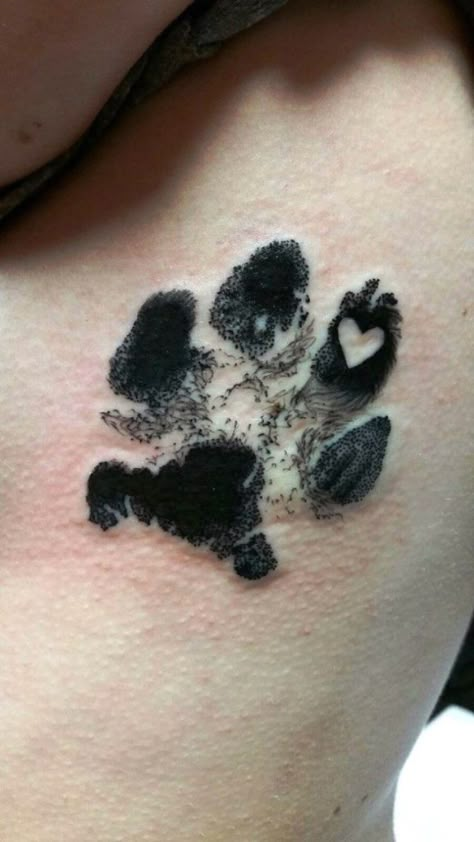 30 Dog Prints Tattoo. (With Daisy's actual paw print) Pawprint Tattoo, Shape Tattoo, Paw Tattoo, Women's Tattoo, Hip Tattoo, Dog Tattoo, Pattern Tattoo, Design Tattoo, Trendy Tattoos