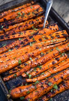 Glazed Carrots Recipe, Grilled Carrots, Carrots Recipe, Brown Sugar Glaze, Holiday Side, Sugar Glaze, Glazed Carrots, Holiday Side Dishes, Grilled Veggies