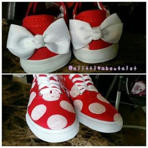 30 DIY Disney Crafts for a Disney Vacation Disney Painted Shoes Diy Easy, Diy Disney Clothes, Diy Disney Outfits, Disney Diy Shirts, Disney Shirts Diy, Diy Disney Crafts, Miki Mouse, Teacher Shoes, Disney 2023