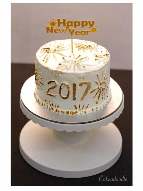 New Years Eve Cake Ideas Simple, New Year Cake Design 2024, Simple New Year Cake Design, New Year Cake Design, Cake New Year, New Year Cake Designs, New Year Cake Decoration, New Year Cake, Dinner Setting