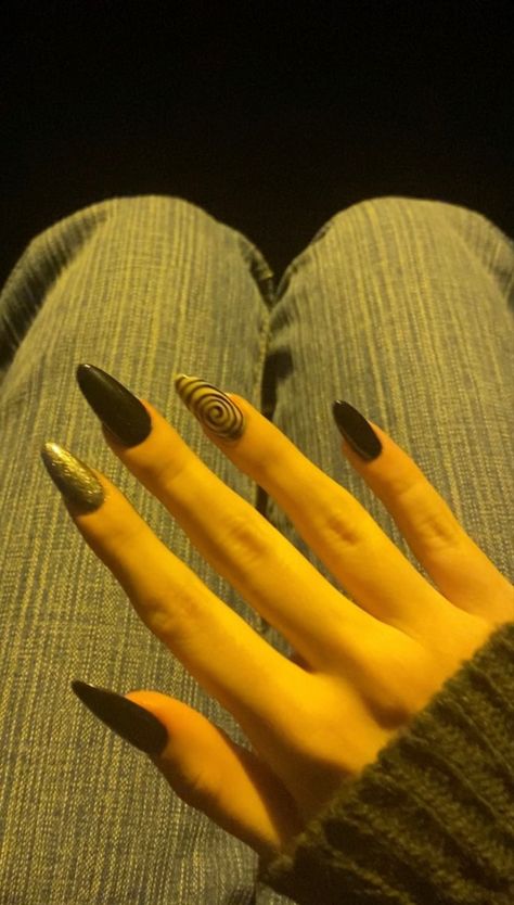 Grunge Nail Art, Goth Nail Art, Nails Grunge, Band Nails, Goth Nails, Grunge Nails, Colored Acrylic Nails, Almond Acrylic Nails, Dark Nails