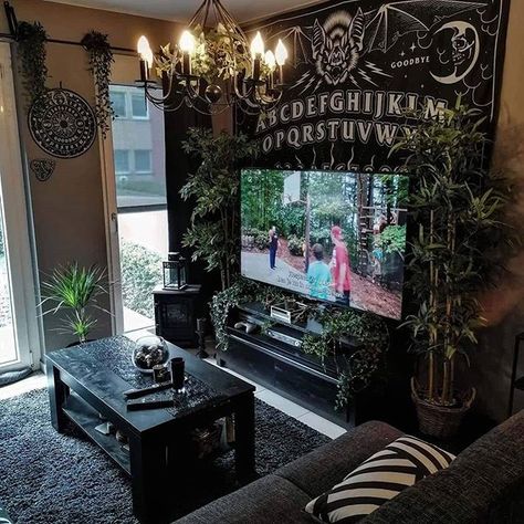 Whimsical Decor Home Vintage, Natural Gothic Decor, Victorian Entry Way Ideas, Thrifted Gothic Decor, Biker House Decor, Goth Dream House, Dark Aesthetic Bathroom Decor, Black Pour Painting, Modern Goth Bedroom Ideas