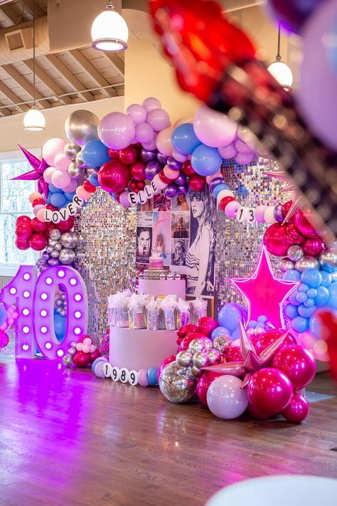 Tailor Swift Birthday Party, Eras Tour Birthday Party Decoration, Superstar Birthday Party Ideas, Taylor Swift Birthday Theme Party, Taylor Swift Birthday Party Aesthetic, Taylor Swift Backdrop Ideas, Taylor Swift Quinceañera, Taylor Swift Pool Birthday Party Ideas, Taylor Swift Backdrop Party