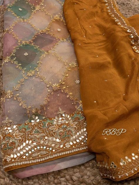 Gotta Patti Suits Pakistani, Gotta Patti Suits, Duppattas Designs Ideas, Embroidery Thread Work, Simple Saree Designs, Gotta Patti, Latest Bridal Dresses, Fancy Sarees Party Wear, Classy Outfits For Women