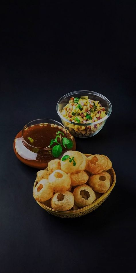 Panipuri Photography, Pani Puri Photography, Indian Food Styling, Street Food Indian, Indian Fast Food, Indian Food Photography, Gold Wallpaper Phone, Puri Recipes, Yummy Bites