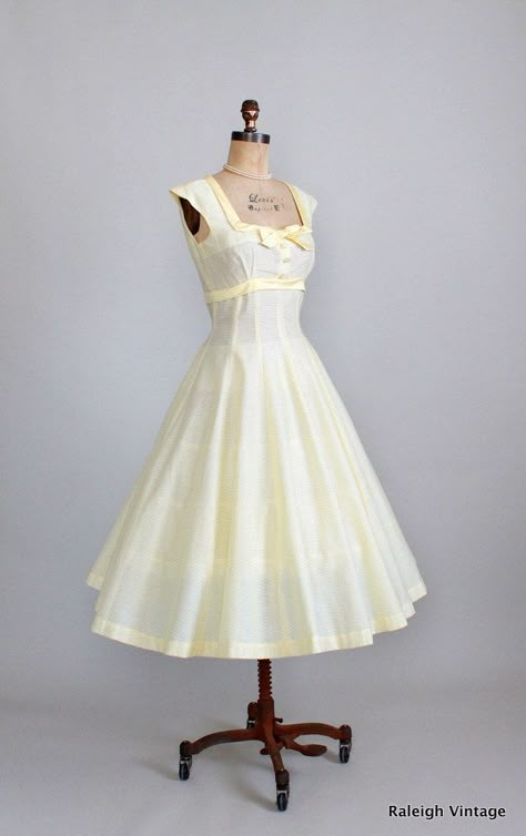 White 1950s Dress, 1950 Clothes, Yellow Garden Party, 1950s Sundress, 1950 Dress, Sundress White, Wedding Note, Vintage Sundress, 1950s Party