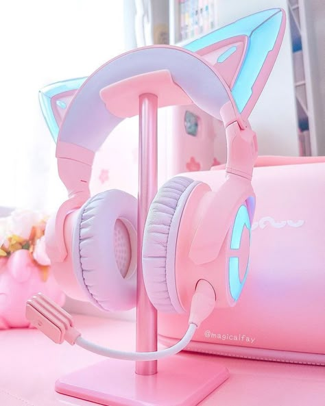 Cat Ear Headphones Aesthetic, Pink Headset, Cute Headphones Kawaii, Ear Phone, Head Phone, Cat Ear Headset, Headphone Outfit, Cat Headphones, Girl With Headphones