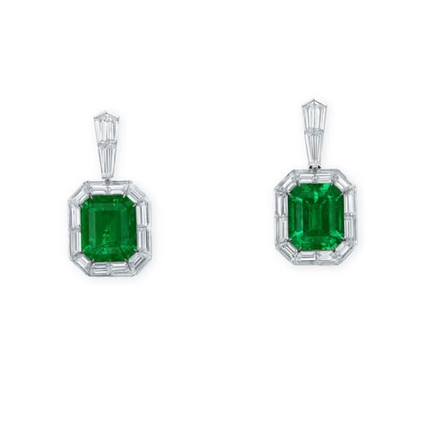 FORMS EMERALD AND DIAMOND EARRINGS Emerald And Diamond Earrings, Jewerly Designs, Colorless Diamond, Colombian Emeralds, Jewelry Boards, Emerald Earrings, Emerald Stone, Van Cleef Arpels, Crystal Gems