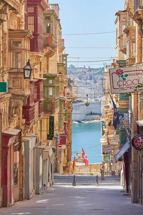 Malta Beaches, Malta Valletta, Valletta Malta, Malta Travel, Voyage Europe, Dream Travel Destinations, Vision Board 2023, 2024 Vision Board, Places Around The World