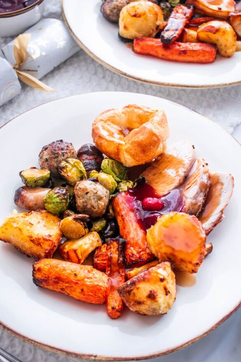 British Recipes | Hint Of Helen Ninja Dual Air Fryer Meals, Ninja Double Stack Air Fryer Recipes, Dual Air Fryer Recipes, Ninja Dual Air Fryer Recipes, Christmas Dinner For 2, Christmas Roast Dinner, Air Fryer Christmas, Old School Cake, Air Fryer Recipes Uk