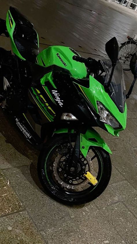 Green And Black Motorcycle, Motorcycle Ninja, Ninja Motorcycle, Motorcycle Kawasaki, Ducati Motorbike, Green Motorcycle, Kawasaki Ninja 400, Ninja 400, Motocross Love