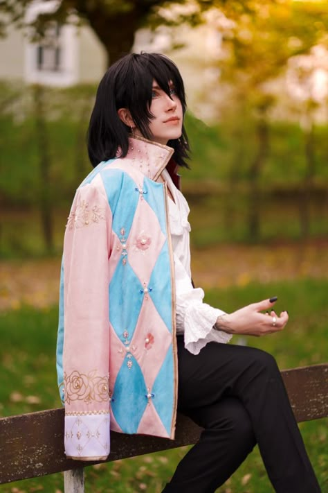 This is my howl cosplay Howls Coat, Howl Jacket, Sophie Cosplay, Howls Moving Castle Cosplay, Howl Cosplay, Bird Dragon, Dragon Monster, Howl Pendragon, Howl And Sophie