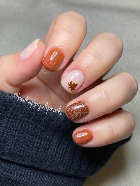 Discover the latest fall short nail designs, from short and chic to intricate fall nail art. Take your fall nail designs to the next level this autumn! Thanksgiving Nail Designs, Thanksgiving Nail Art, Simple Fall Nails, Fall Gel Nails, Cute Nails For Fall, Fall Acrylic Nails, Colorful Nails, Cute Gel Nails, Thanksgiving Nails