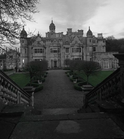 Castle Hospital Wing, Manor Aesthetic Dark, Gothic Mansion Exterior, Dark Academia Mansion, Dark Castle Aesthetic, Gothic Castle Aesthetic, Fancy Castle, Chateau Aesthetic, Manor Aesthetic