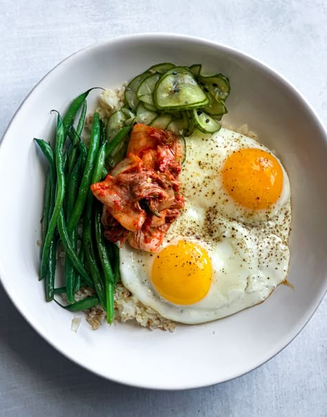 Breakfast Kimchi, Kimchi Breakfast, Egg Breakfast Bowl, Kimchi Recipes, Asian Breakfast, Eggs For Breakfast, Kimchi Recipe, Healthy Lifestyle Food, Breakfast Bowl