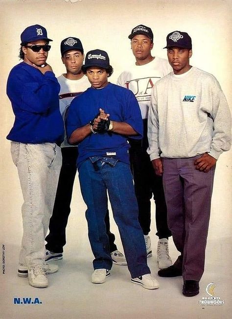 N.w.a Aesthetic, 90s Hip Hop Artists, Nwa 90s, Artist Outfit Style, 90s Rappers Aesthetic, 90s Rappers, Tupac Pictures, Hip Hop Classics, Hip Hop Artwork