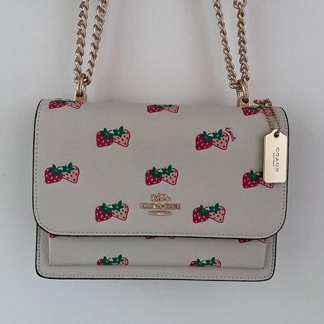 Coach Strawberry Print Crossbody Bag Coach Strawberry, Purse Patterns Free, Outfits Hot, Swag Bags, Fruit Bag, Expensive Bag, Bag Obsession, Swag Bag, Girly Bags