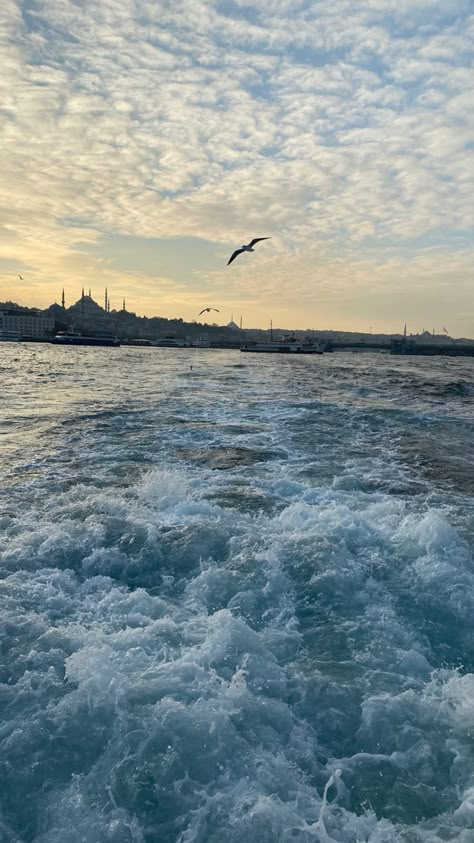 Turkish Wallpaper, Istanbul Wallpaper, Turkish Summer, Dark Iphone Backgrounds, Turkey Places, Istanbul Turkey Photography, Boat Wallpaper, Istanbul Photography, Beach Sunset Wallpaper