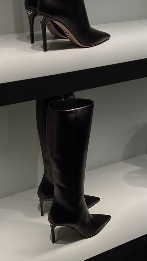 Prada Black Boots, Stilleto Heel Outfits, Black High Heel Knee High Boots, Tall Black Heeled Boots, Pointy Heeled Boots, Knee High Heel Boots Outfit, Black Pointy Boots, Fall Tall Boots, Black High Heels Boots