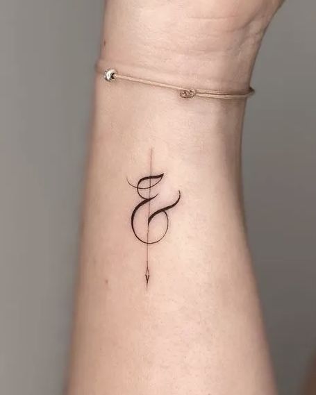 J And E Tattoo, E Tattoo Letter Initials, Letter I Tattoo Ideas, Initial E Tattoo, E Letter Tattoo Design, Tattoo Letra E, Y Tattoo Letter, Letter E Tattoo Ideas, E Letter Tattoo