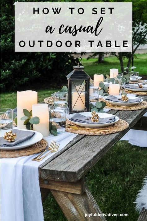 Get ideas for casual outdoor table settings for summer. This simple design will help you make your backyard patio party into a stylish and fun event! Whether you're throwing a rustic memorial day bbq or a fancy summer wedding, learn the secrets to a fabulous outdoor table! #picnictabledecor #outdoortabledecor Picnic Table Decor, Outdoor Dinner Table, Fun Table Settings, Backyard Table, Table Settings Everyday, Outdoor Table Decor, Summer Table Settings, Bbq Table, Outdoor Dinner Parties