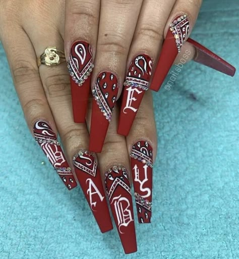 Santa Fe Klan Inspired Nails, Red Bandana Nails Design, Red Paisley Nails, Bandana Acrylic Nails, Jordan Nails Designs, Low Rider Inspired Nails, Chicana Nails Designs, Nails For Christmas 2022, Ak47 Nails