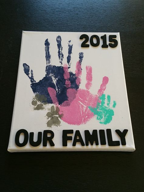 DIY Family Handprints & Pawprints on  Canvas. Simple & easy project! Check out my blog for the details :) Diy Gifts From Baby, Perlengkapan Bayi Diy, Diy Bebe, Family Project, Family Crafts, Baby Diy, Baby Art, Baby Crafts, Craft Time