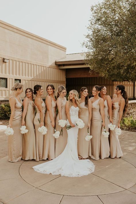 Michelle Morgan, Champagne Wedding Colors, Bridal Parties Colors, Beach Bridesmaid Dresses, Tan Wedding, White Bridesmaid, Dream Wedding Decorations, Champagne Bridesmaid, Champagne Bridesmaid Dresses