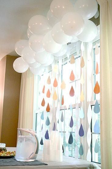 What a nice idea to decorate your living room for a party. love the combination of the white balloons and the strings with the pearl colored drops. Pretty Balloons, Fiesta Shower, Balloon Clouds, Sprinkle Shower, Sprinkle Baby Shower, Boy Baby Shower Ideas, Fiesta Baby Shower, April Showers, Baby Shower Decor