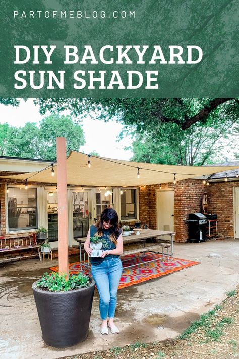 a quick d.i.y. sun shade for the backyard Deck Shade, Pool Shade, Patio Sun Shades, Backyard Shade, Diy Shades, Sun Sail Shade, Patio Shade, 5 De Mayo, Casa Exterior