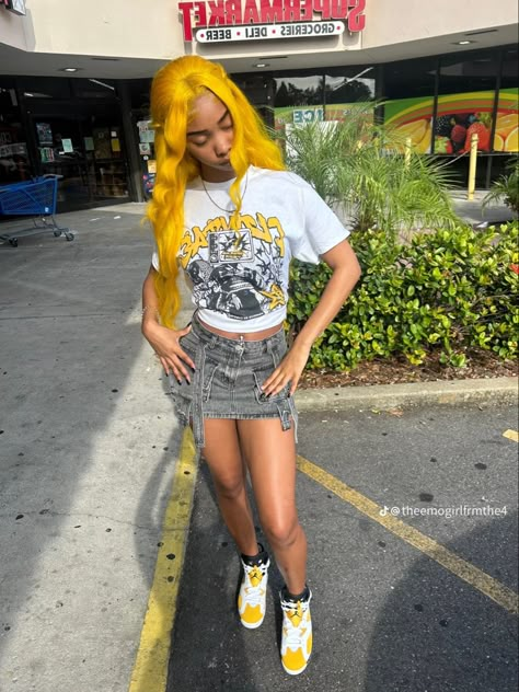 Black And Yellow Jordans Outfit, Yellow Jordan Outfit, Yellow Jordan 4 Outfit Women, Black And Yellow Jordan 4s Outfit, Yellow Jordan Aesthetic, Preppy Outfits For School, Yellow Outfit, Classy Casual Outfits, Swag Outfits For Girls