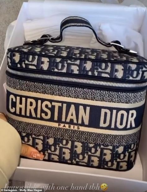 Dior Vanity Case, Christian Dior Makeup, Dior Cosmetics, Anniversary Surprise, Vanity Bag, Dior Makeup, Handbag Pattern, Vanity Case, Bags Aesthetic