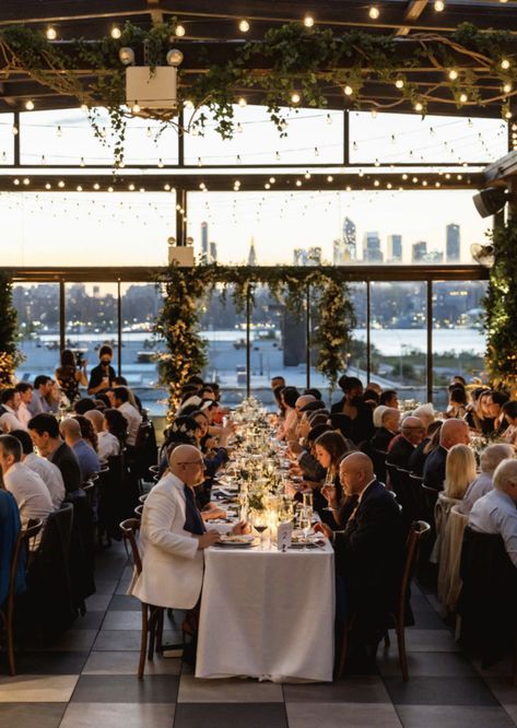 New York Fall Wedding, Nyc Chic Wedding, Nyc Wedding Aesthetic, City View Wedding, Rooftop Wedding Decor, Dream Reception, City Wedding Reception, Cityscape Wedding, Wedding Rooftop