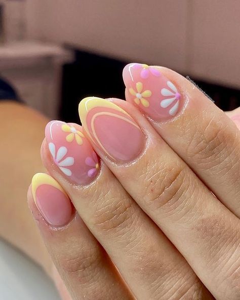 Nails By Louisa Dominique.. on Instagram: "Ooohhh how stunning! Perfect combo of colours for my bestie ✨💛🩷🤍   #nailsbylouisadominique #nailsofinstagram #fyp #nailinspo #nailart #nailstagram #nailedit #nailswag #TheSalonMagUK #purenails #summernails #purenailsuk #showscratchmagazine @purenailsuk @thesalonmaguk @scratchmagazine #halo" Pink Nails Cute Design, Nail Inspo Colourful, Ongles Nail Art, Flower Designs On Nails, Summer Gel X Nails, Summer Flower Nail Designs, Colourful Summer Nails, Flower Nails Ideas, Pink Nails Design Ideas