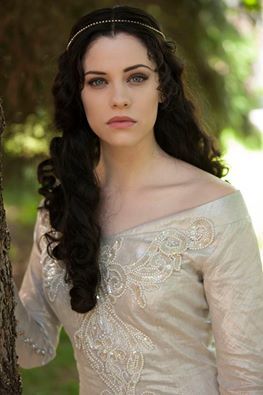 Ilona, Dracula's one true love Dracula 2013, Female Druid, Jessica De Gouw, Jaimie Alexander, Female Character Inspiration, Dracula, Writing Inspiration, Character Ideas, Once Upon A Time