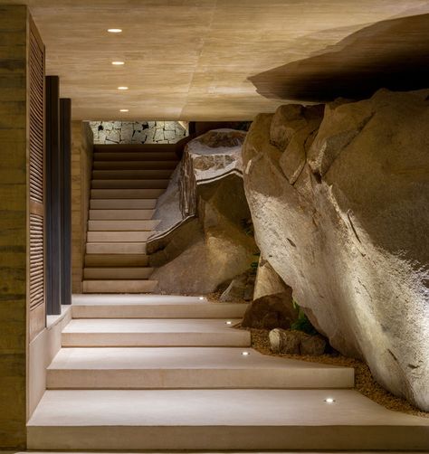 Guerrero-architecture-design-rocks-photos-2 Stone Walls, Design Exterior, Dream House Interior, Stone House, Staircases, House Inspo, Fitness Center, Dream Home Design, 인테리어 디자인