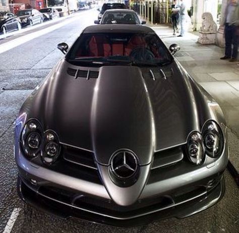 Dark Grey Mercedes-Benz SLR McLaren. What a beauty #luxury #cars Mercedes Benz Mclaren, Mercedes Auto, Mercedes Slr, Slr Mclaren, Mercedes Benz S550, مرسيدس بنز, Exotic Sports Cars, Mercedes Car, Mercedes Benz Cars