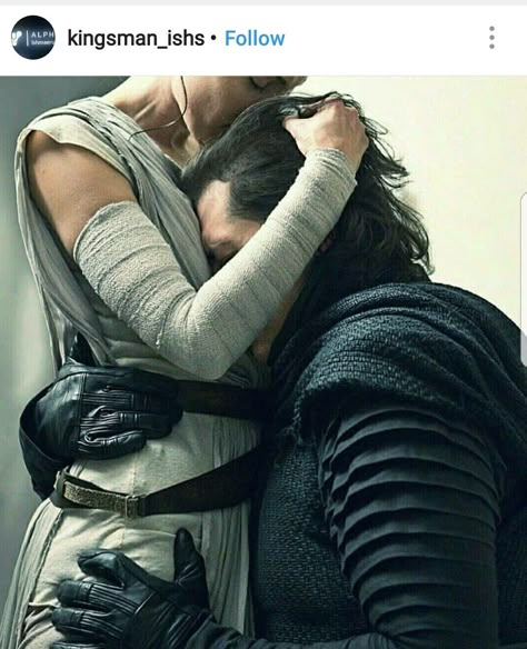 Lovely picture of Rey dressed from The Force Awakens  clutching Kylo Ren to her chest. I don't know if this is cosplay or fanart, but it's moving. Star Wars Logos, Kylo And Rey, Kylo Rey, Kylo Ren And Rey, Kylo Ren Adam Driver, Star Wars Kylo Ren, Star Wars Love, Rey Star Wars, Star Wars Tattoo