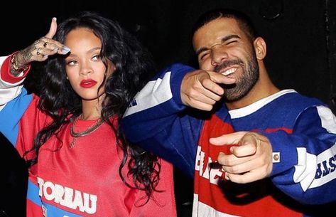 Rihanna on Instagram: “RiRi and drake 😍😍 . . Go follow @rihannaclipz . . #rihanna #rihannasexy #rihannanavy #rihannavideos #rihannadaily #rihannafan #music…” Rhianna And Drake, Drake And Rihanna, Rnb Aesthetic, Drake Aesthetic, Rihanna And Drake, Icona Ios, Drake Drizzy, Drizzy Drake, Rihanna Riri