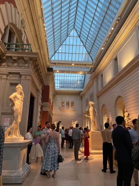 Nyc Museum Aesthetic, Rich People Party, Met Museum Aesthetic, World Building Writing, Nyc Museums, Urban Fantasy Inspiration, Museum Party, Europe Life, Meet Gala