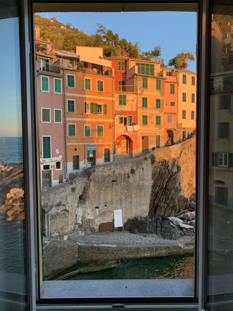 Cinque Terre Italy Aesthetic, Cinque Terre Aesthetic, Manarola Italy, Somewhere In Northern Italy 1983, Somewhere In Northern Italy, Italy Vibes, Aesthetic Italy, Moving To Italy, Summer In Europe