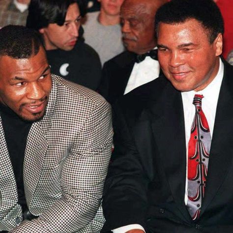 Larry Holmes, Ali G, Iron Mike Tyson, Muhammad Ali Quotes, Boxing Legends, Cassius Clay, Iron Mike, Heavyweight Boxing, محمد علي