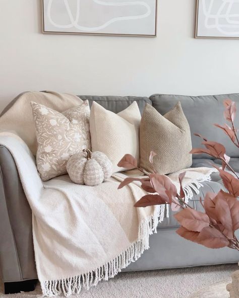 SAVE FOR INSPO 🍂🍁 Little by little making the transition from summer to autumn. 🍂🍁✨ I just added khaki pillows, changed the stems and add… | Instagram Style Gray Couch, Minka Pot, Sectional Styling, Pillows Neutral, Fall Stems, Styling Aesthetic, Home Decor Coffee Table, Sofa Table Decor, Getting Ready For Fall