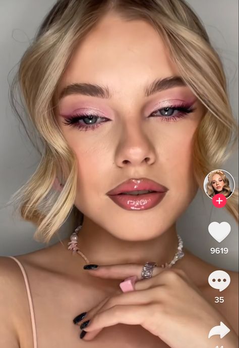 Birthday Makeup Pink Dress, Pink Makeup Looks Green Eyes, Makeup Look For A Pink Dress, Makeup Looks Shiny, Makeup Looks For Fushia Dress, Pink Dress Outfit Makeup, Light Valentines Day Makeup, Make Up For Barbie, Makeup Inspo For Pink Dress